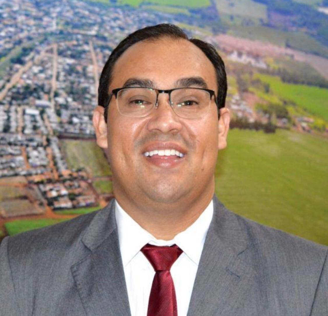 Prefeito Aquiles decreta luto oficial de três dias pela morte de Vinícius Costa