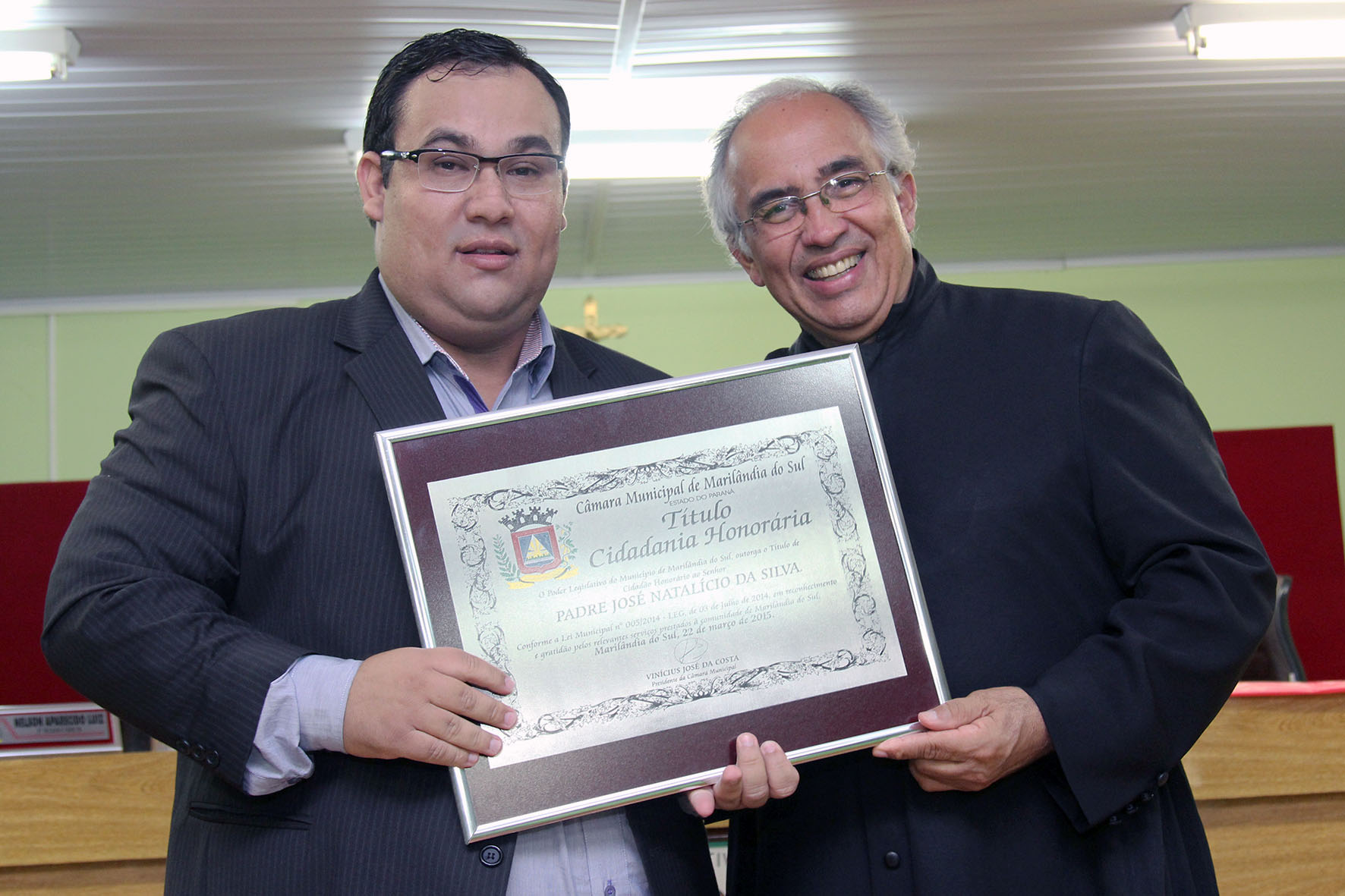 Padre Natalício recebe Título de Cidadão Honorário